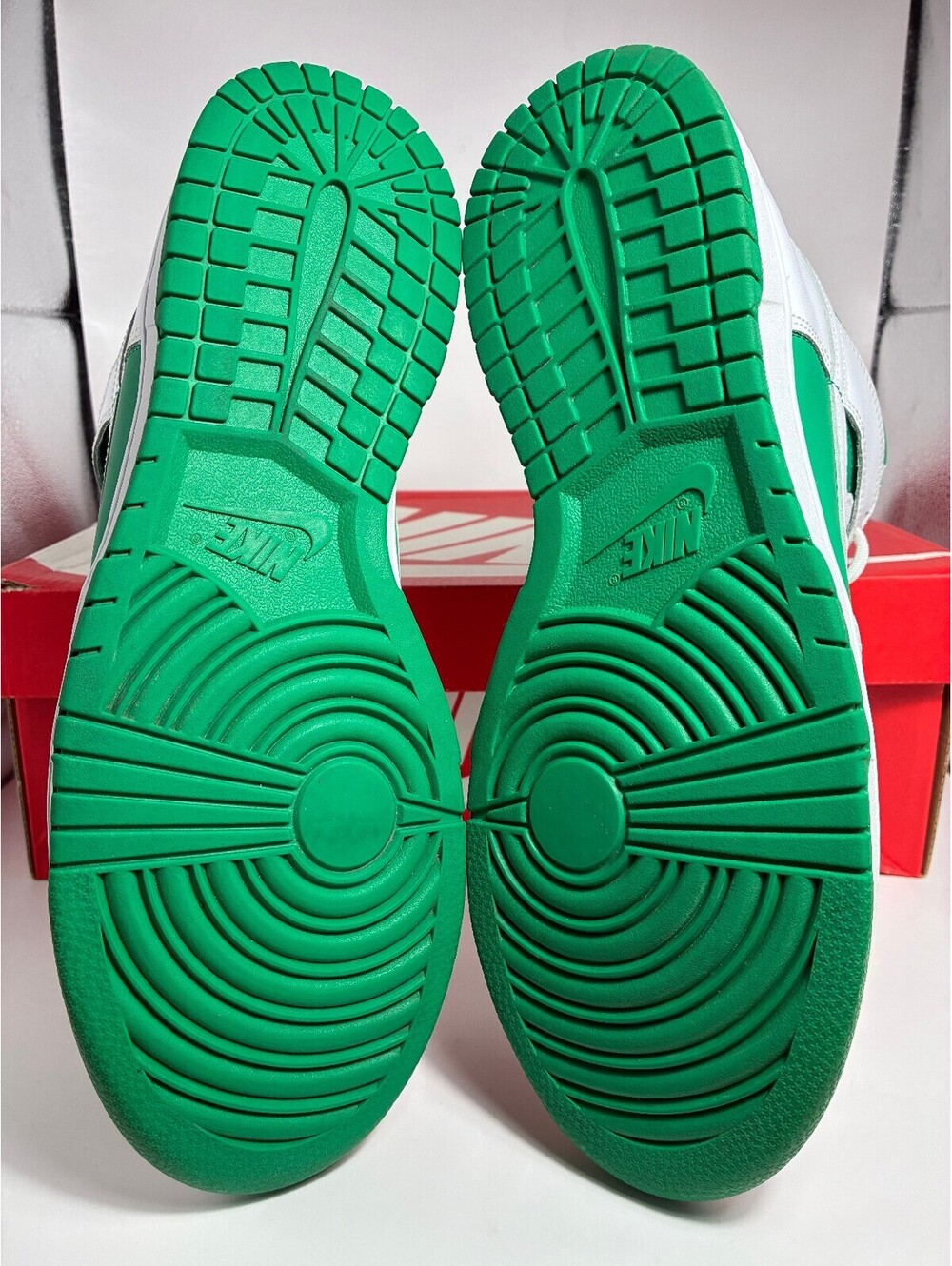 Size 10.5 - Nike Dunk High Stadium Green White - Picture 5 of 6